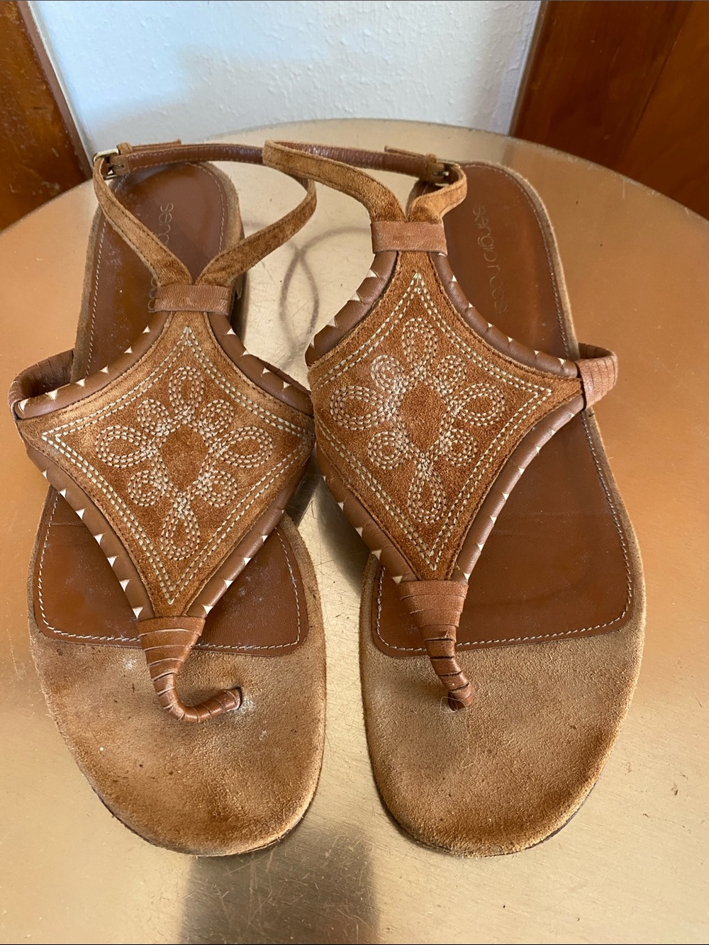 Sergio Rossi Brown Embroidered Suede Leather T-Strap Sandals Thongs Buckle